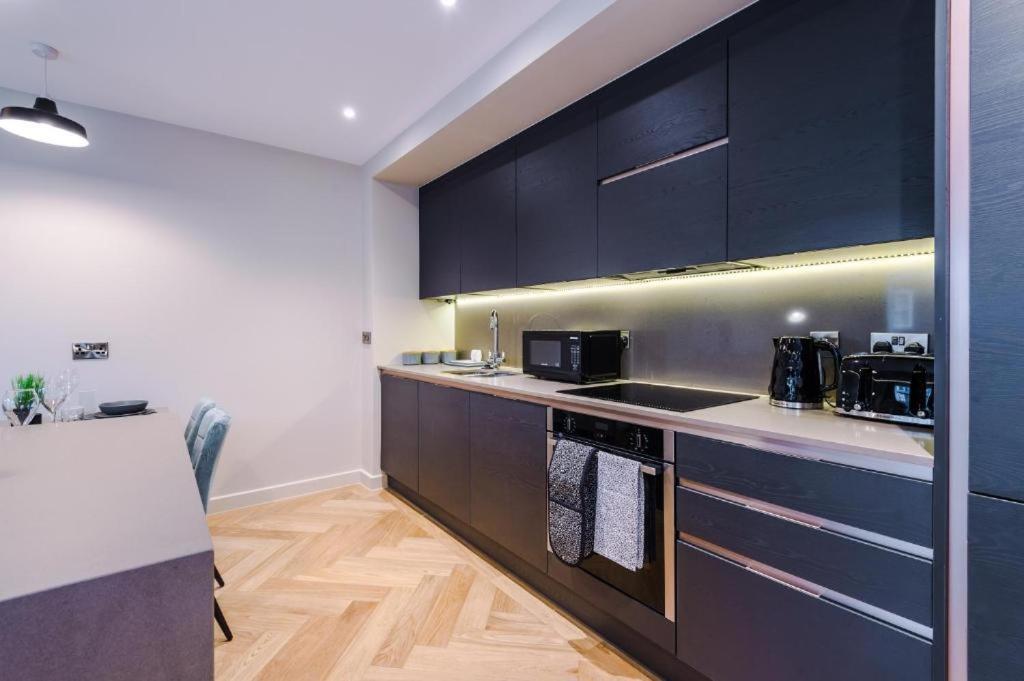Exquisite Abode Sleeps 6! Apartment *